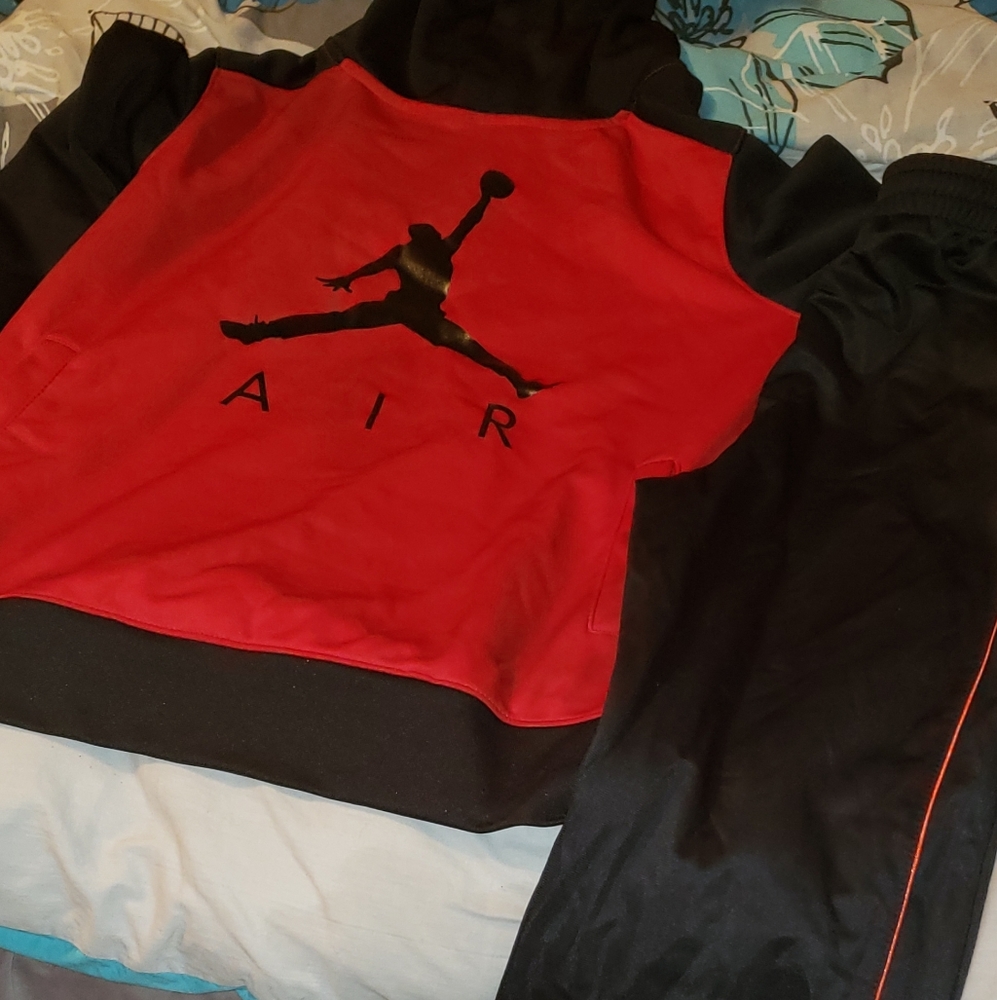 Boys nike tracksuit